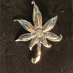 Silver-tone Floral Starburst Brooch- 1 1/2” x 2”
